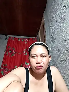 Snapshot of Everleigh_mom chatting on September 29, 2025, 10:37 pm Everleigh mom online show from September 29, 2025, 10:37 pm