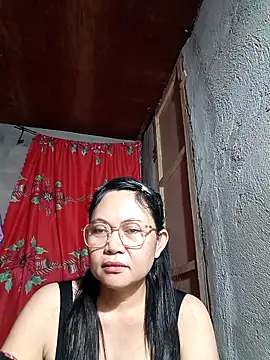 Snapshot of Everleigh_mom chatting on October 15, 2025, 10:40 pm Everleigh mom online show from October 15, 2025, 10:40 pm