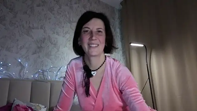 Snapshot of Lia_Reyn chatting on November 13, 2025, 10:52 am Lia Reyn online show from November 13, 2025, 10:52 am