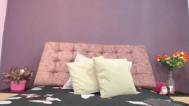 KateWelsin online show from September 11, 2025, 7:47 pm