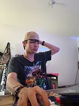 Snapshot of alandelrey57 chatting on December 22, 2025, 9:04 pm alandelrey57 online show from December 22, 2025, 9:04 pm