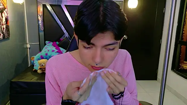 Snapshot of alandelrey57 chatting on January 7, 2026, 3:11 am alandelrey57 online show from January 7, 2026, 3:11 am