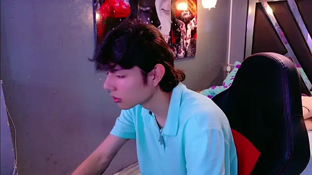 Snapshot of alandelrey57 chatting on February 10, 2026, 8:52 pm alandelrey57 online show from February 10, 2026, 8:52 pm