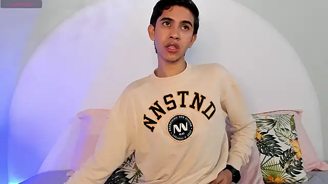 Snapshot of JoshuaSanzz chatting on December 18, 2025, 2:27 am JoshuaSanzz online show from December 18, 2025, 2:27 am