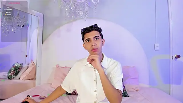 Snapshot of JoshuaSanzz chatting on October 25, 2025, 3:38 am JoshuaSanzz online show from October 25, 2025, 3:38 am