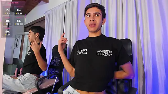 Snapshot of JoshuaSanzz chatting on November 6, 2025, 3:32 am JoshuaSanzz online show from November 6, 2025, 3:32 am