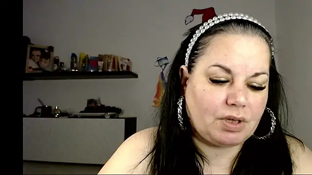andreea2011 online show from December 14, 2025, 8:09 am