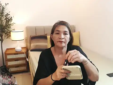 Snapshot of YuriMorgana chatting on April 11, 2026, 3:49 pm YuriMorgana online show from April 11, 2026, 3:49 pm