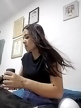 Snapshot of Cami_Konor chatting on October 21, 2025, 7:24 pm Cami Konor online show from October 21, 2025, 7:24 pm