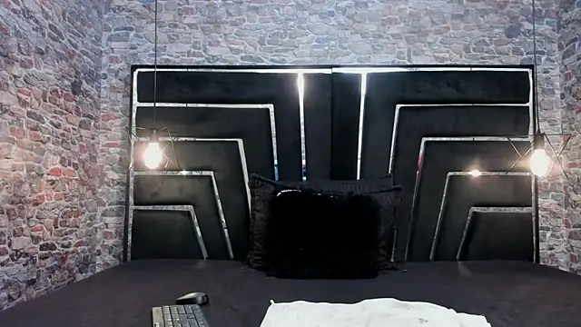 ALYANNA HOT  online show from November 14, 2025, 12:09 pm