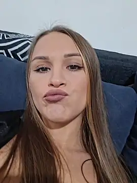 Snapshot of JessyKym chatting on November 11, 2025, 8:42 am JessyKym online show from November 11, 2025, 8:42 am