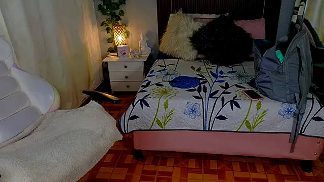 kataleya 29 online show from November 28, 2025, 2:56 am