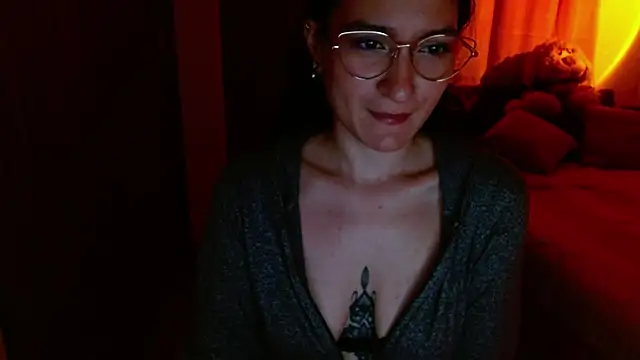 lia ana online show from April 7, 2026, 5:53 am