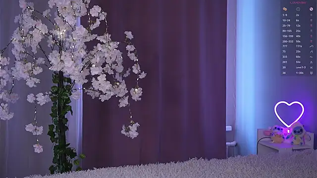 FancyEsten online show from April 25, 2026, 8:28 am