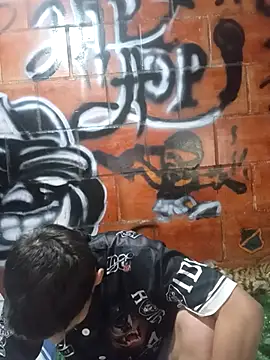 alexandercruz online show from April 17, 2026, 1:52 am