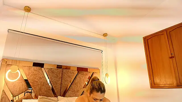 zarah andrew   online show from November 20, 2025, 12:06 pm