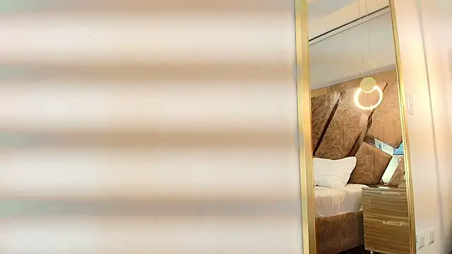 zarah andrew   online show from December 5, 2025, 12:04 pm