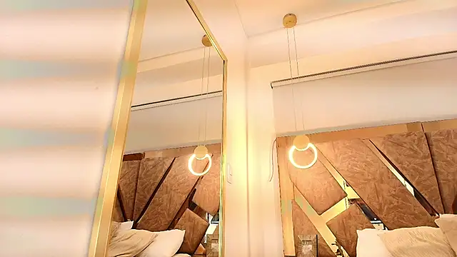 zarah andrew   online show from November 26, 2025, 12:05 pm