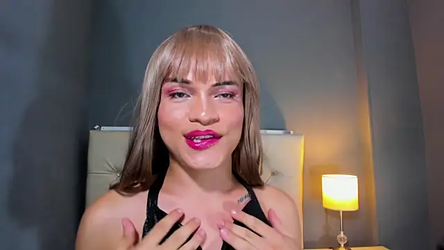 Snapshot of OrianaSaenz_ chatting on November 12, 2025, 10:02 pm OrianaSaenz online show from November 12, 2025, 10:02 pm