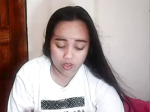 Snapshot of Pinay_Chubby20 chatting on May 3, 2026, 1:04 pm Pinay Chubby20 online show from May 3, 2026, 1:04 pm