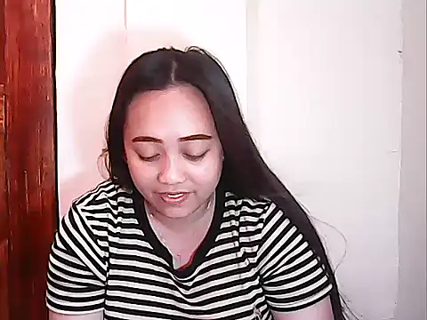 Snapshot of Pinay_Chubby20 chatting on April 28, 2026, 12:09 am Pinay Chubby20 online show from April 28, 2026, 12:09 am