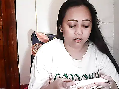 Snapshot of Pinay_Chubby20 chatting on May 8, 2026, 12:42 pm Pinay Chubby20 online show from May 8, 2026, 12:42 pm