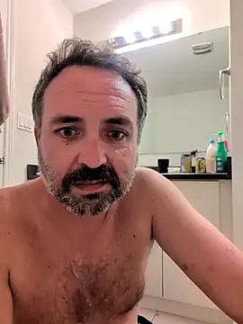 Snapshot of cloudymatt chatting on October 15, 2025, 6:33 am cloudymatt online show from October 15, 2025, 6:33 am