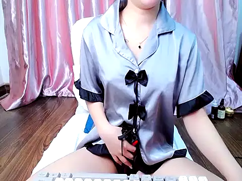 Snapshot of yuna-ka chatting on February 4, 2026, 12:55 pm yuna-ka online show from February 4, 2026, 12:55 pm