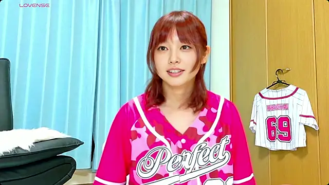 Snapshot of rikachan_perfect chatting on June 26, 2026, 2:12 pm rikachan perfect online show from June 26, 2026, 2:12 pm