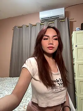 Snapshot of expnsivecandy chatting on June 2, 2026, 3:23 pm expnsivecandy online show from June 2, 2026, 3:23 pm