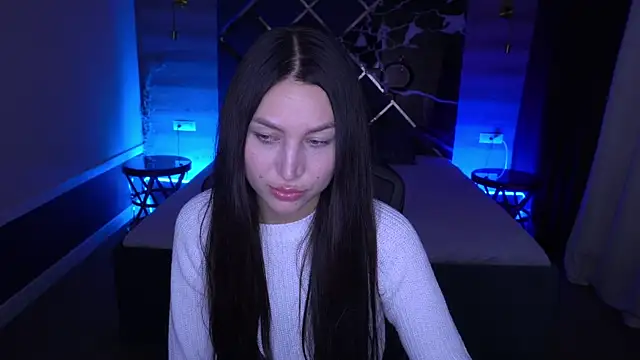 EliseVelour online show from November 9, 2025, 1:59 pm