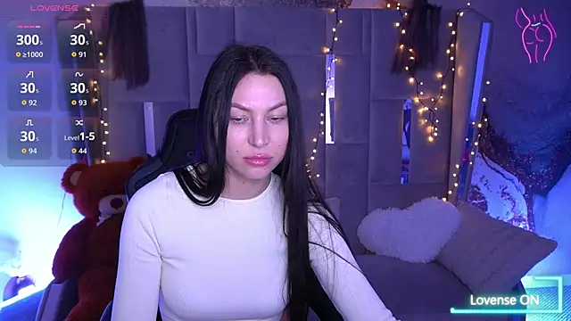 Snapshot of EliseVelour chatting on March 28, 2026, 1:45 pm EliseVelour online show from March 28, 2026, 1:45 pm