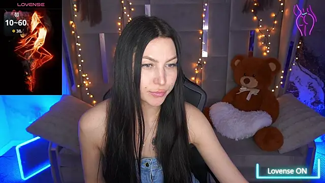 Snapshot of EliseVelour chatting on March 24, 2026, 1:33 pm EliseVelour online show from March 24, 2026, 1:33 pm