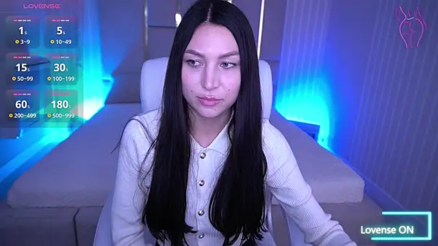 EliseVelour online show from November 5, 2025, 1:58 pm