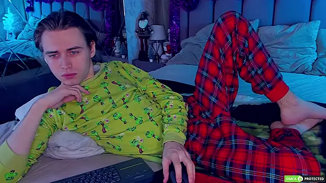 Snapshot of WilliamDyson chatting on December 21, 2025, 3:08 am WilliamDyson online show from December 21, 2025, 3:08 am