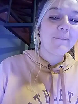 Fernandar2025 online show from November 14, 2025, 12:36 am