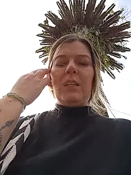 Fernandar2025 online show from December 15, 2025, 6:36 pm