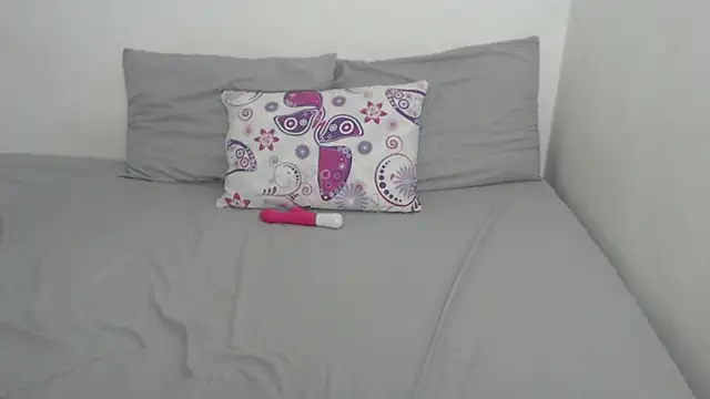 Snapshot of Tiiana chatting on October 14, 2025, 1:23 pm Tiiana online show from October 14, 2025, 1:23 pm