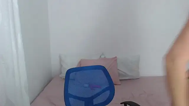 Snapshot of Tiiana chatting on September 19, 2025, 12:42 pm Tiiana online show from September 19, 2025, 12:42 pm