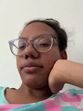 Snapshot of Valen1800 chatting on January 14, 2026, 6:55 pm Valen1800 online show from January 14, 2026, 6:55 pm