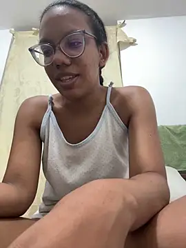 Snapshot of Valen1800 chatting on December 20, 2025, 1:08 am Valen1800 online show from December 20, 2025, 1:08 am