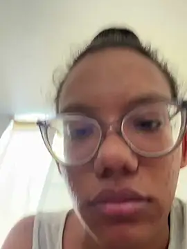 Snapshot of Valen1800 chatting on January 18, 2026, 2:31 pm Valen1800 online show from January 18, 2026, 2:31 pm