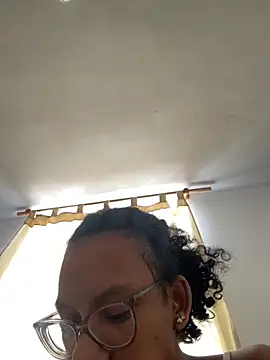 Valen1800 online show from October 26, 2025, 3:56 pm