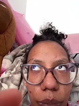 Snapshot of Valen1800 chatting on February 22, 2026, 6:53 pm Valen1800 online show from February 22, 2026, 6:53 pm