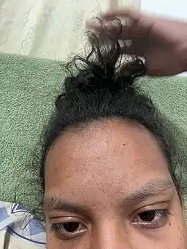 Snapshot of Valen1800 chatting on February 11, 2026, 2:11 am Valen1800 online show from February 11, 2026, 2:11 am