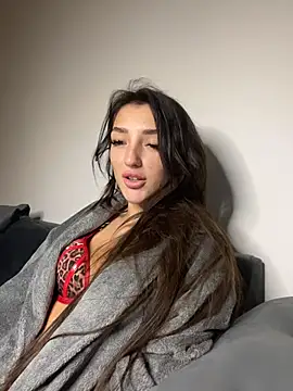 Snapshot of naughtybella05 chatting on December 4, 2025, 8:19 pm naughtybella05 online show from December 4, 2025, 8:19 pm