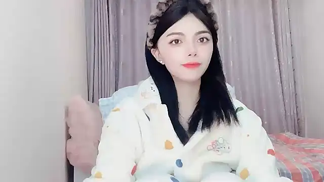 Eloise131499 online show from November 4, 2025, 1:15 pm