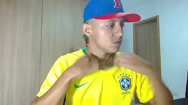 Snapshot of skinny23cm chatting on November 13, 2025, 11:47 am skinny23cm online show from November 13, 2025, 11:47 am