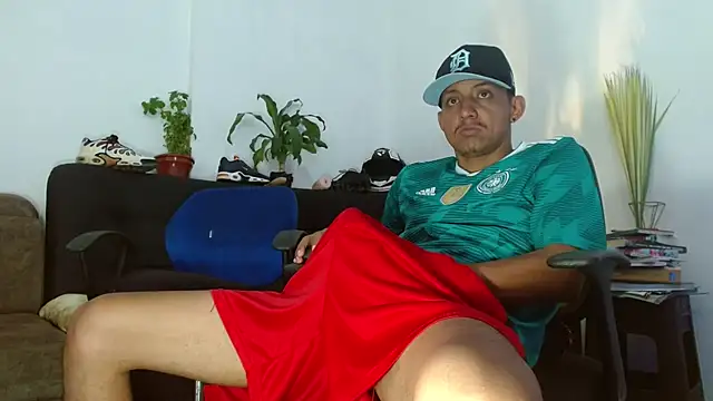 Snapshot of skinny23cm chatting on March 31, 2026, 4:09 pm skinny23cm online show from March 31, 2026, 4:09 pm