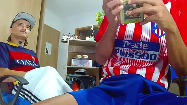 Snapshot of skinny23cm chatting on October 28, 2025, 3:44 pm skinny23cm online show from October 28, 2025, 3:44 pm